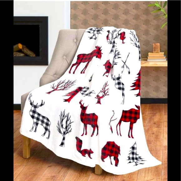 Safdie & Co. Other - White & Red Plaid Wildlife Ribbed Flannel Throw